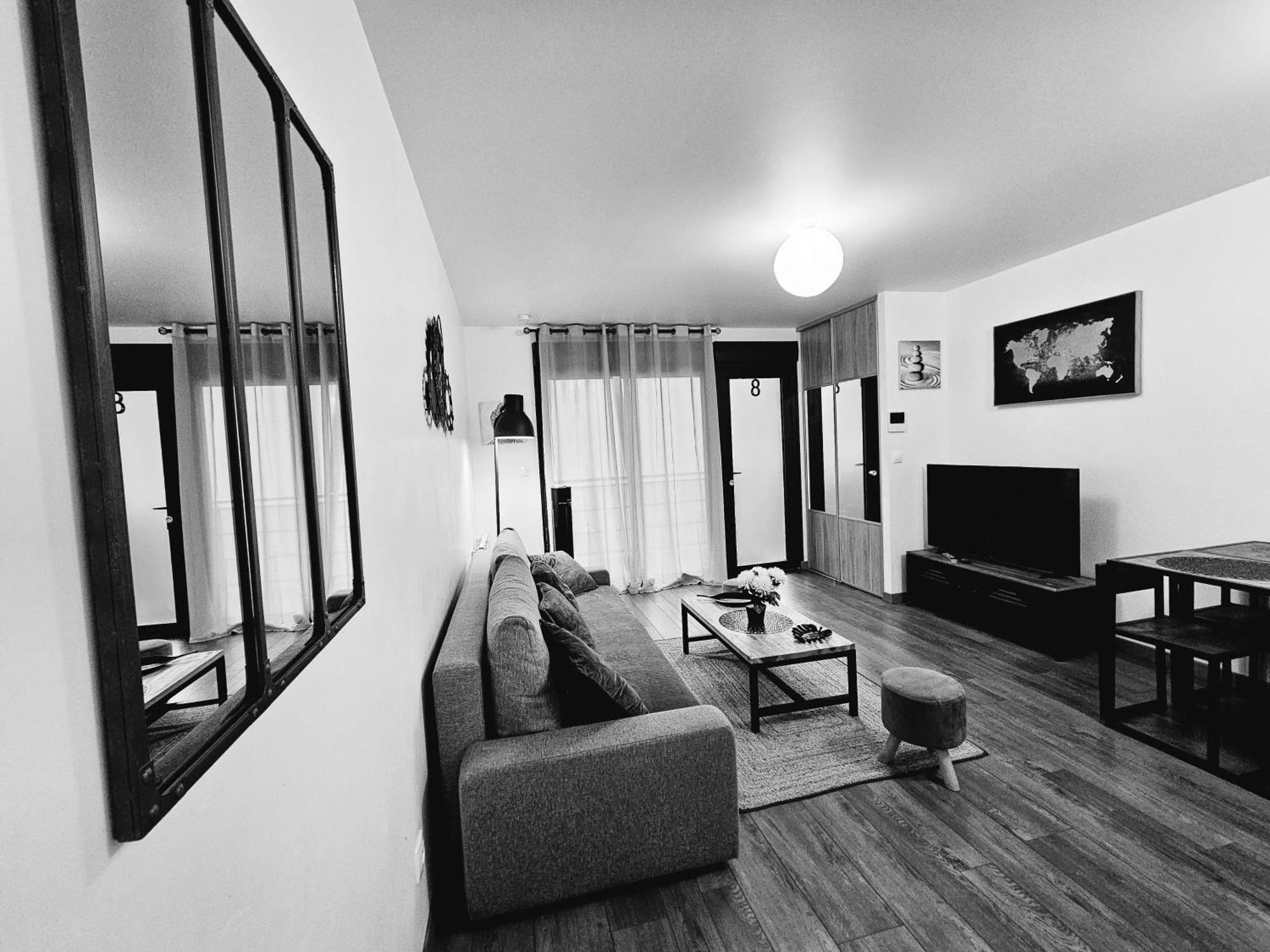 Passage Secret - Ideal Pro, Couples, Familles & Amis - Le Calme En Hypercentre - Wifi Haut Debit - Netflix - Machine A Laver - Gare, Cathedrale, Commerces, Restaurants & Transports En Commun A Moins De 10 Minutes A Pied Reims Exterior foto