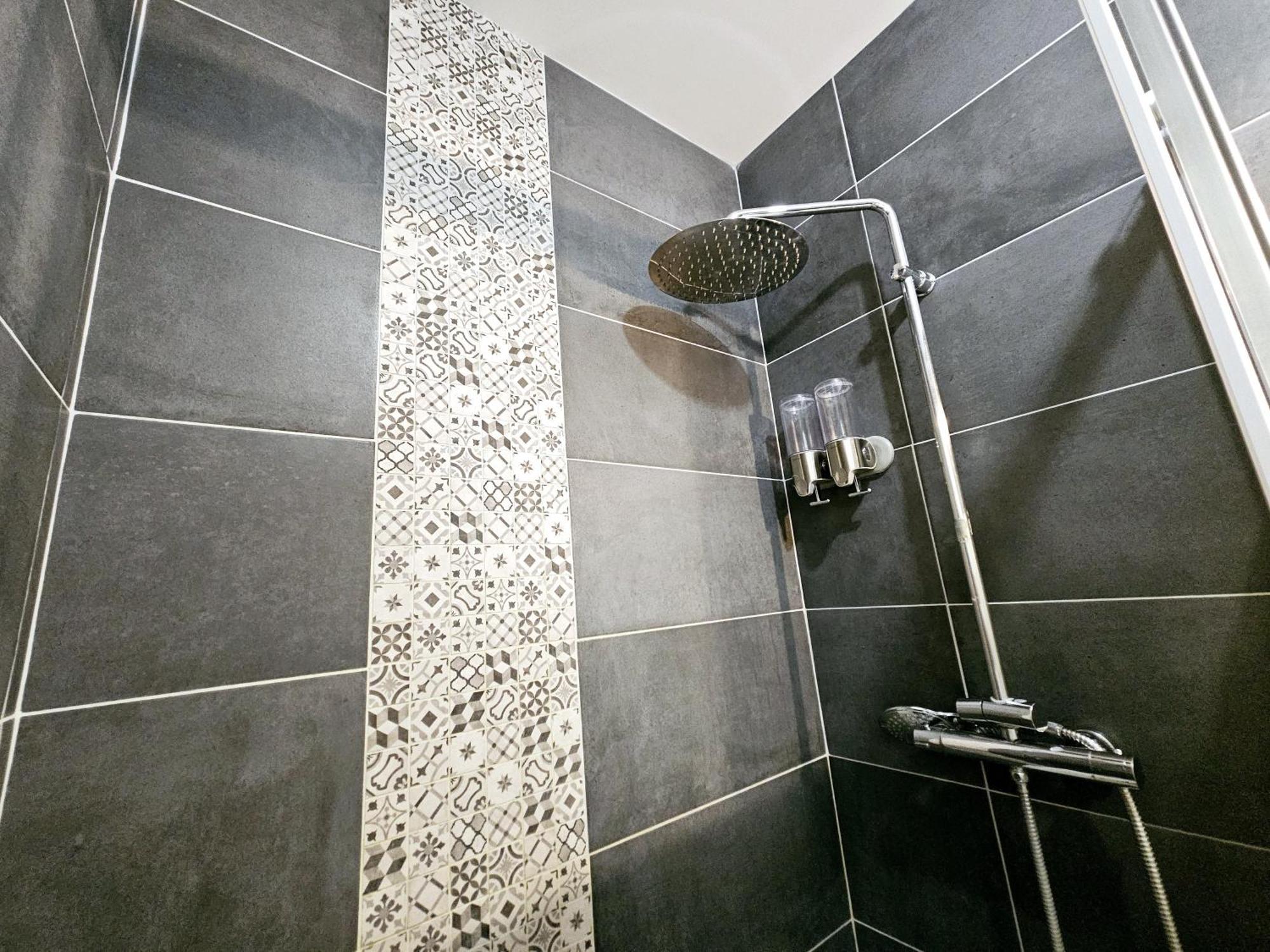 Passage Secret - Ideal Pro, Couples, Familles & Amis - Le Calme En Hypercentre - Wifi Haut Debit - Netflix - Machine A Laver - Gare, Cathedrale, Commerces, Restaurants & Transports En Commun A Moins De 10 Minutes A Pied Reims Exterior foto