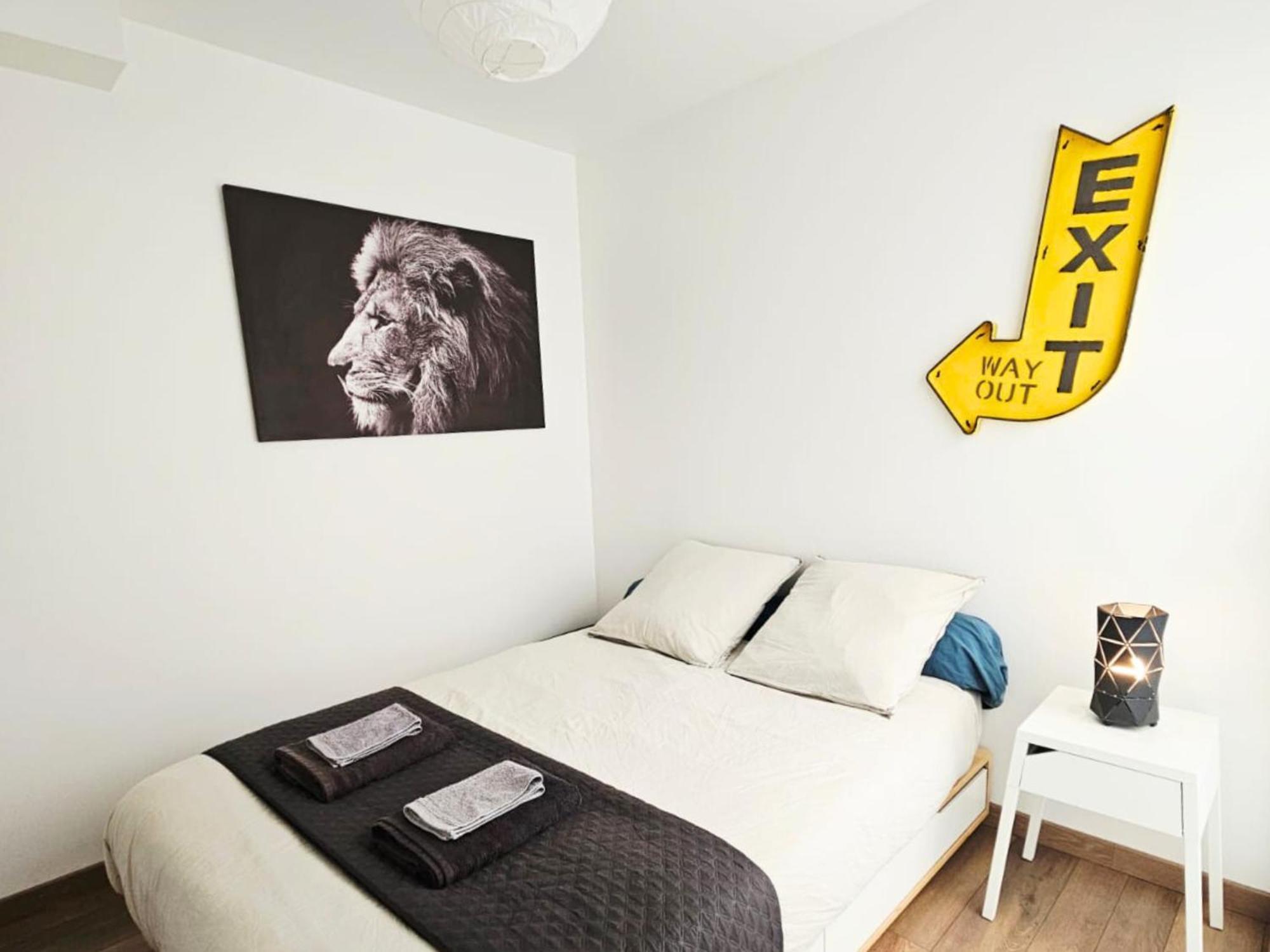 Passage Secret - Ideal Pro, Couples, Familles & Amis - Le Calme En Hypercentre - Wifi Haut Debit - Netflix - Machine A Laver - Gare, Cathedrale, Commerces, Restaurants & Transports En Commun A Moins De 10 Minutes A Pied Reims Exterior foto